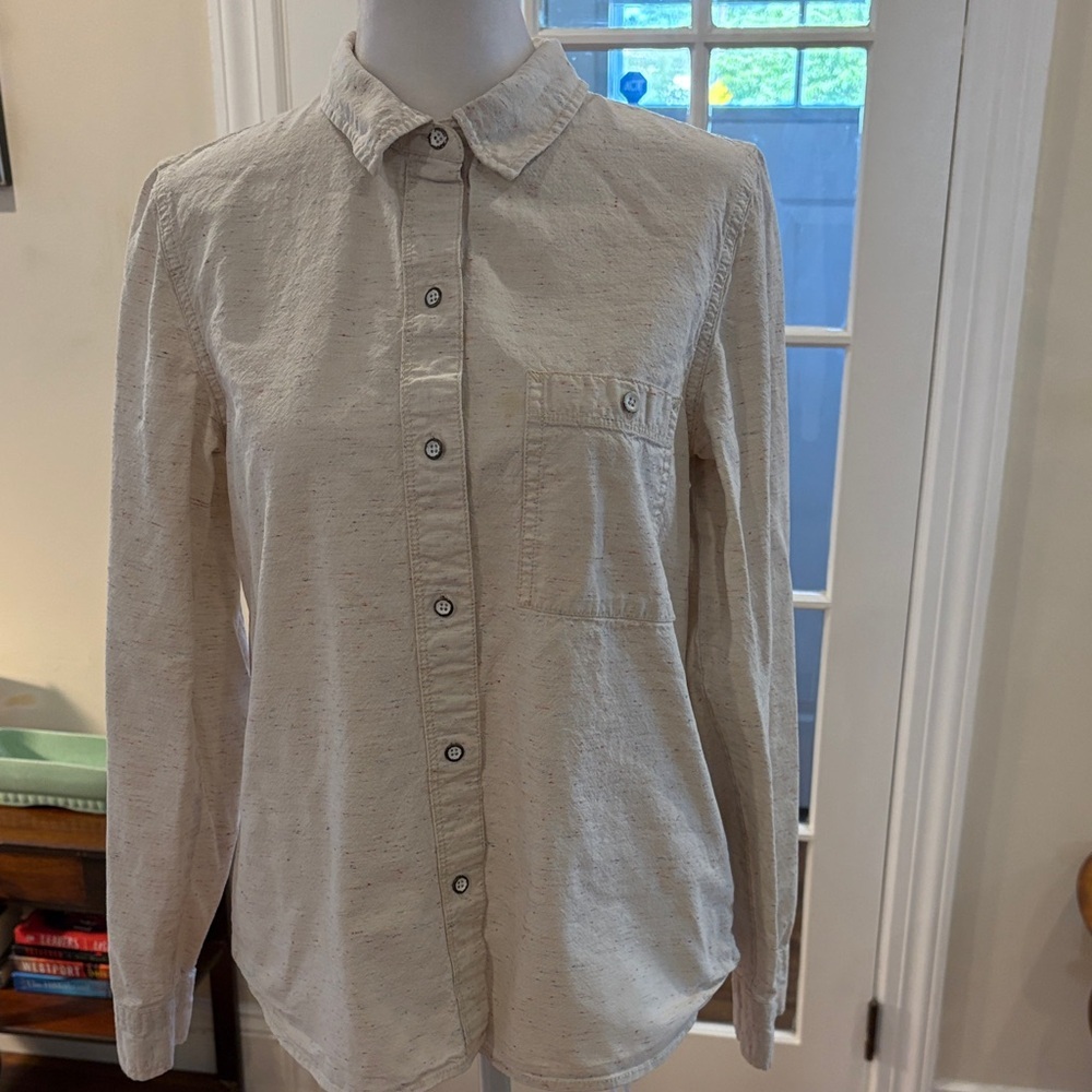 Madewell Women’s Light Cream Button-Down Shirt with Flecks of Color. Size M
